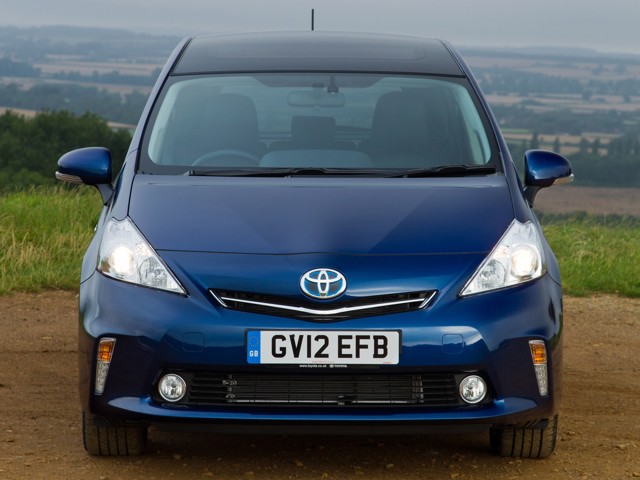 Toyota Prius V/Prius+ photo 22