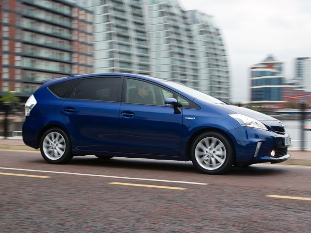 Toyota Prius V/Prius+ photo 25