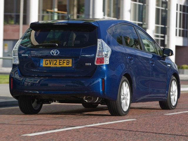 Toyota Prius V/Prius+ photo 26