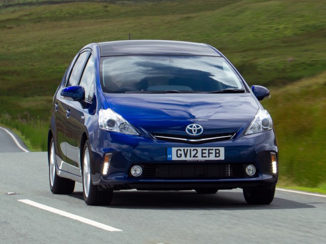 Toyota Prius V/Prius+ photo 28