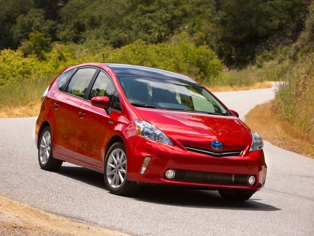 Toyota Prius V/Prius+ photo 31