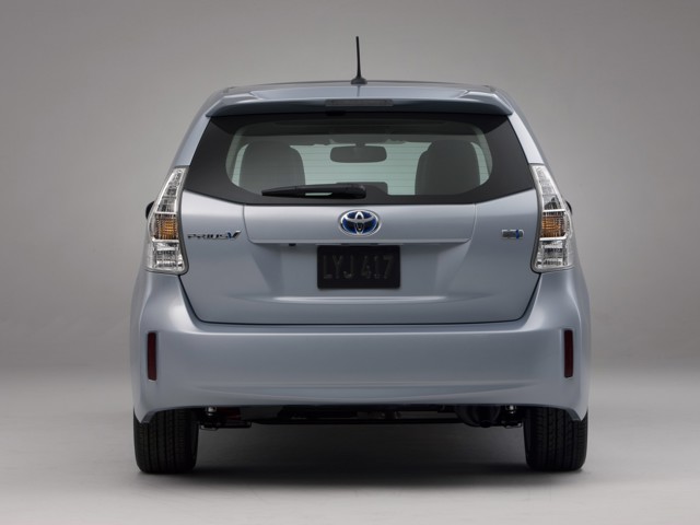 Toyota Prius V/Prius+ photo 35