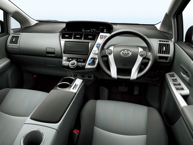 Toyota Prius V/Prius+ photo 63
