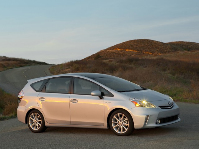 Toyota Prius V/Prius+ photo 37
