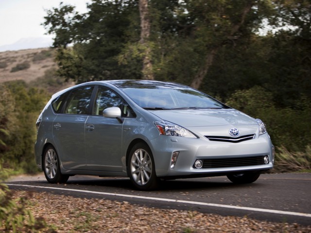 Toyota Prius V/Prius+ photo 38