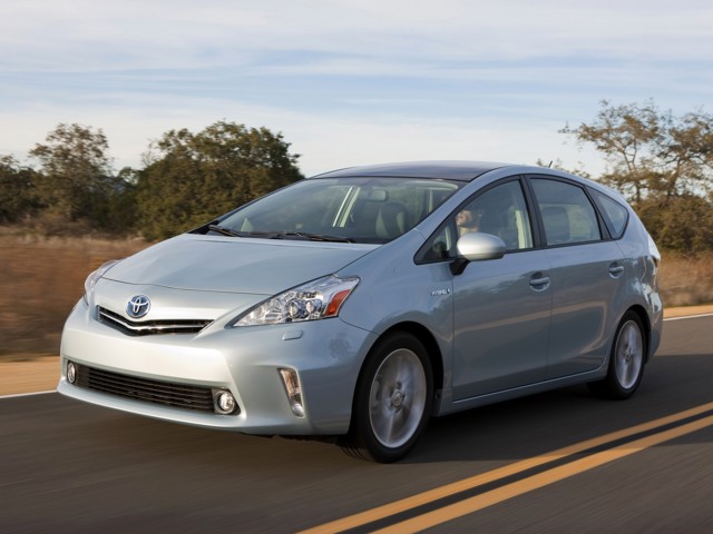 Toyota Prius V/Prius+ photo 39