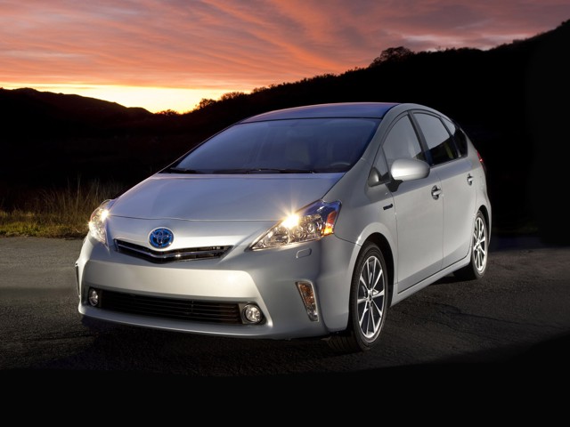 Toyota Prius V/Prius+ photo 41