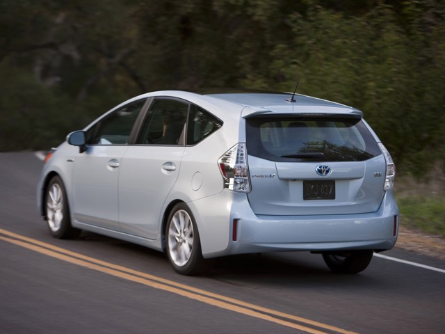 Toyota Prius V/Prius+ photo 42