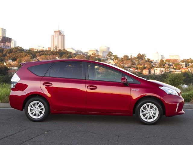 Toyota Prius V/Prius+ photo 45