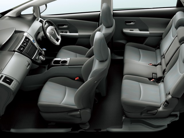 Toyota Prius V/Prius+ photo 64