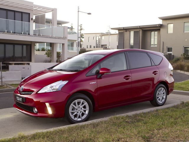 Toyota Prius V/Prius+ photo 48