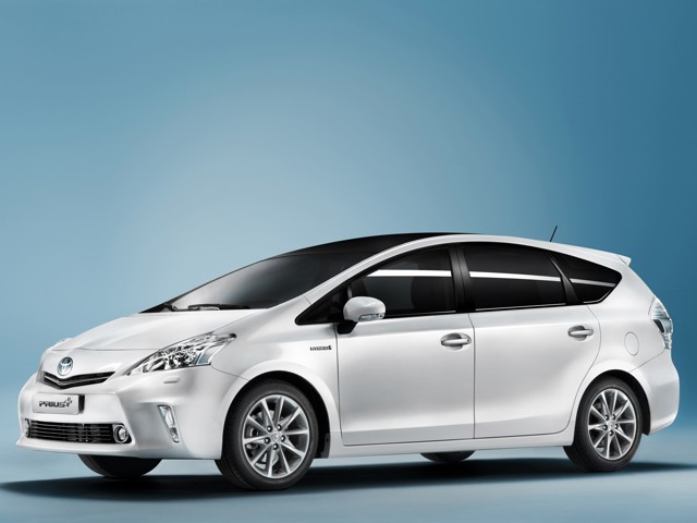 Toyota Prius V/Prius+ photo 51