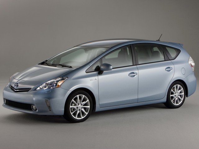 Toyota Prius V/Prius+ photo 54