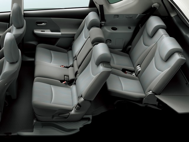 Toyota Prius V/Prius+ photo 65
