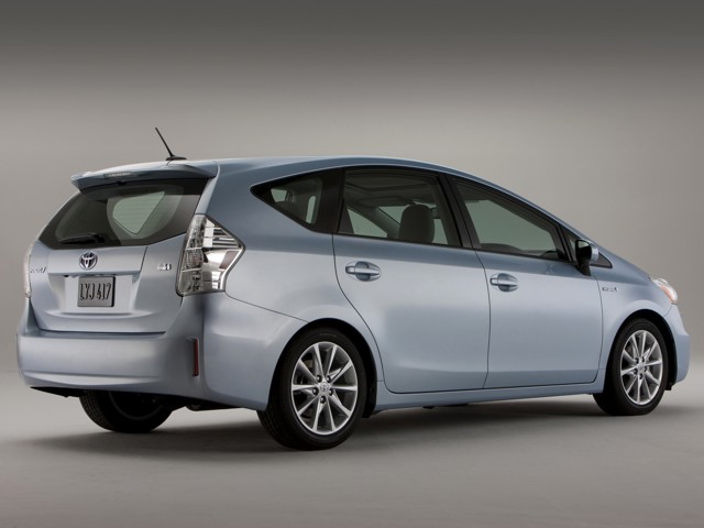 Toyota Prius V/Prius+ photo 57