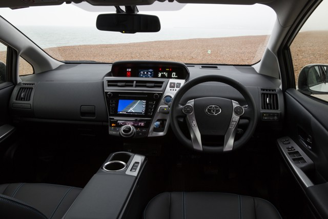 Toyota Prius V/Prius+ photo 29