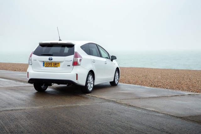 Toyota Prius V/Prius+ photo 7