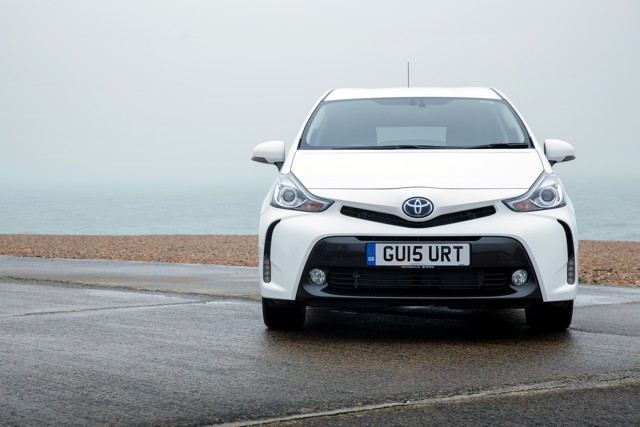 Toyota Prius V/Prius+ photo 10