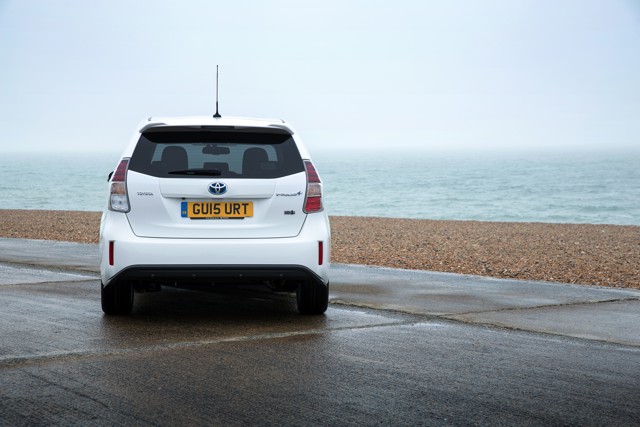 Toyota Prius V/Prius+ photo 11