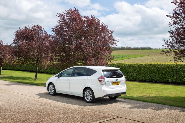 Toyota Prius V/Prius+ photo 15