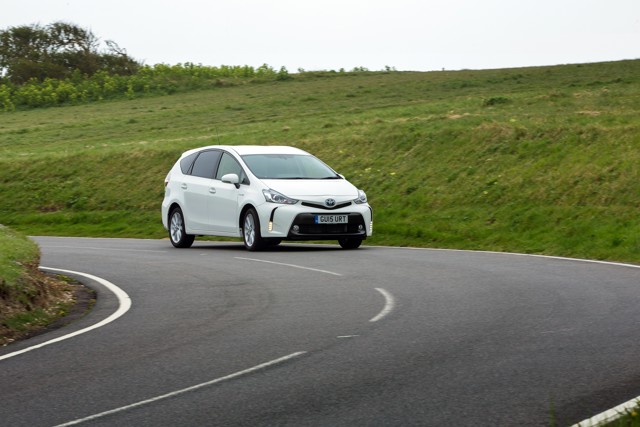 Toyota Prius V/Prius+ photo 17