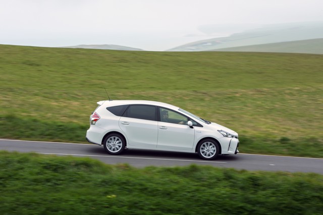 Toyota Prius V/Prius+ photo 20