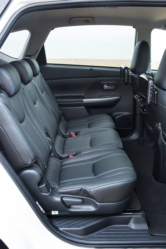Toyota Prius V/Prius+ photo 31