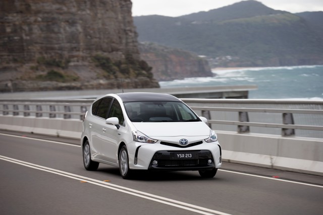 Toyota Prius V/Prius+ photo 22