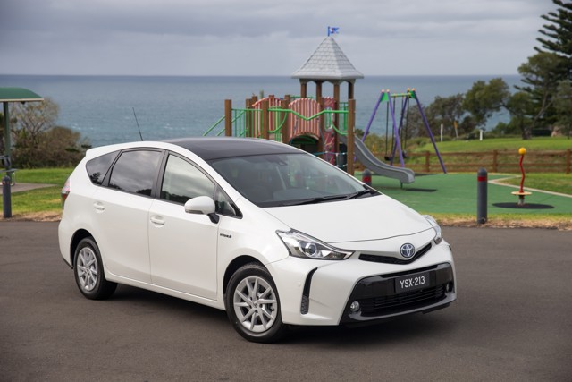 Toyota Prius V/Prius+ photo 26
