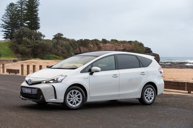 Toyota Prius V/Prius+ photo 28