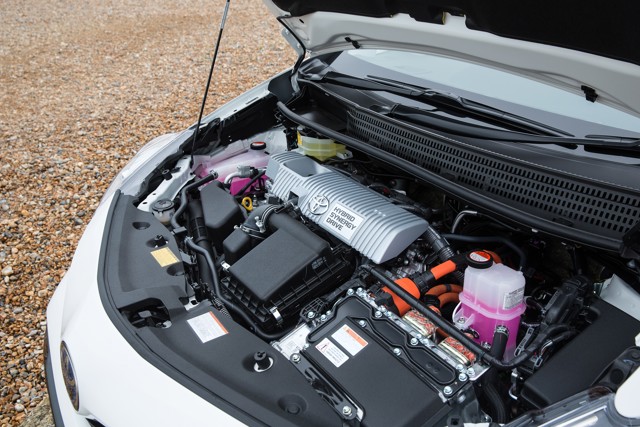 Toyota Prius V/Prius+ photo 33