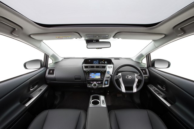 Toyota Prius V/Prius+ photo 36
