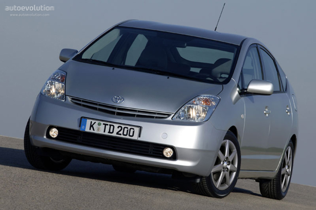 Toyota Prius photo 2