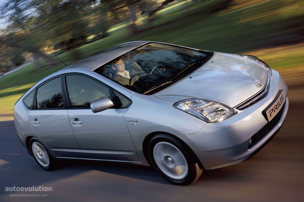 Toyota Prius photo 2