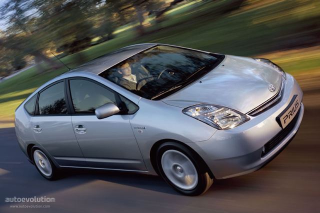 Toyota Prius photo 2