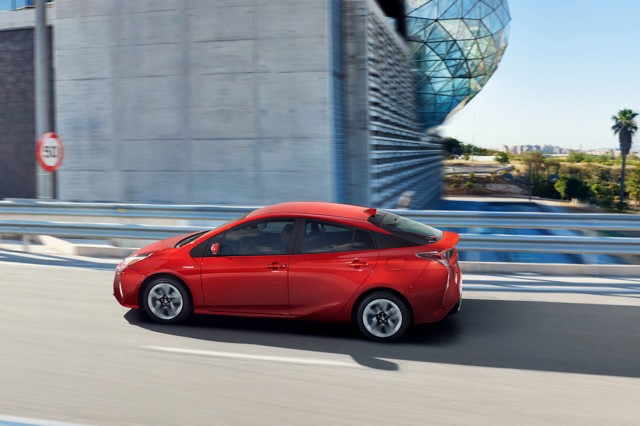 Toyota Prius photo 11