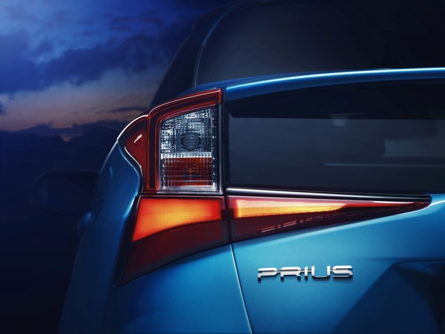 Toyota Prius photo 11