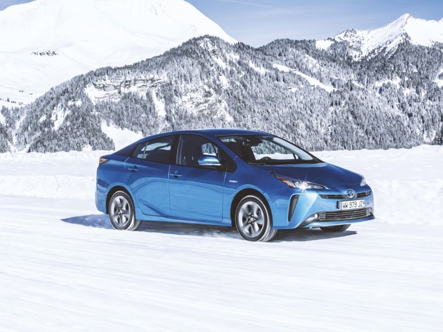 Toyota Prius photo 3