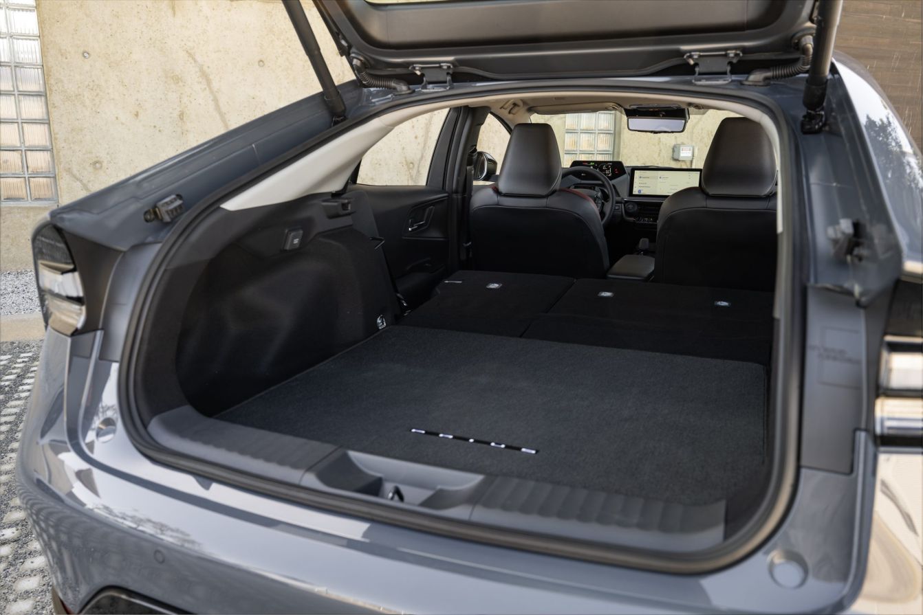 Toyota Prius photo 152