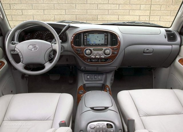 Toyota Sequoia photo 5