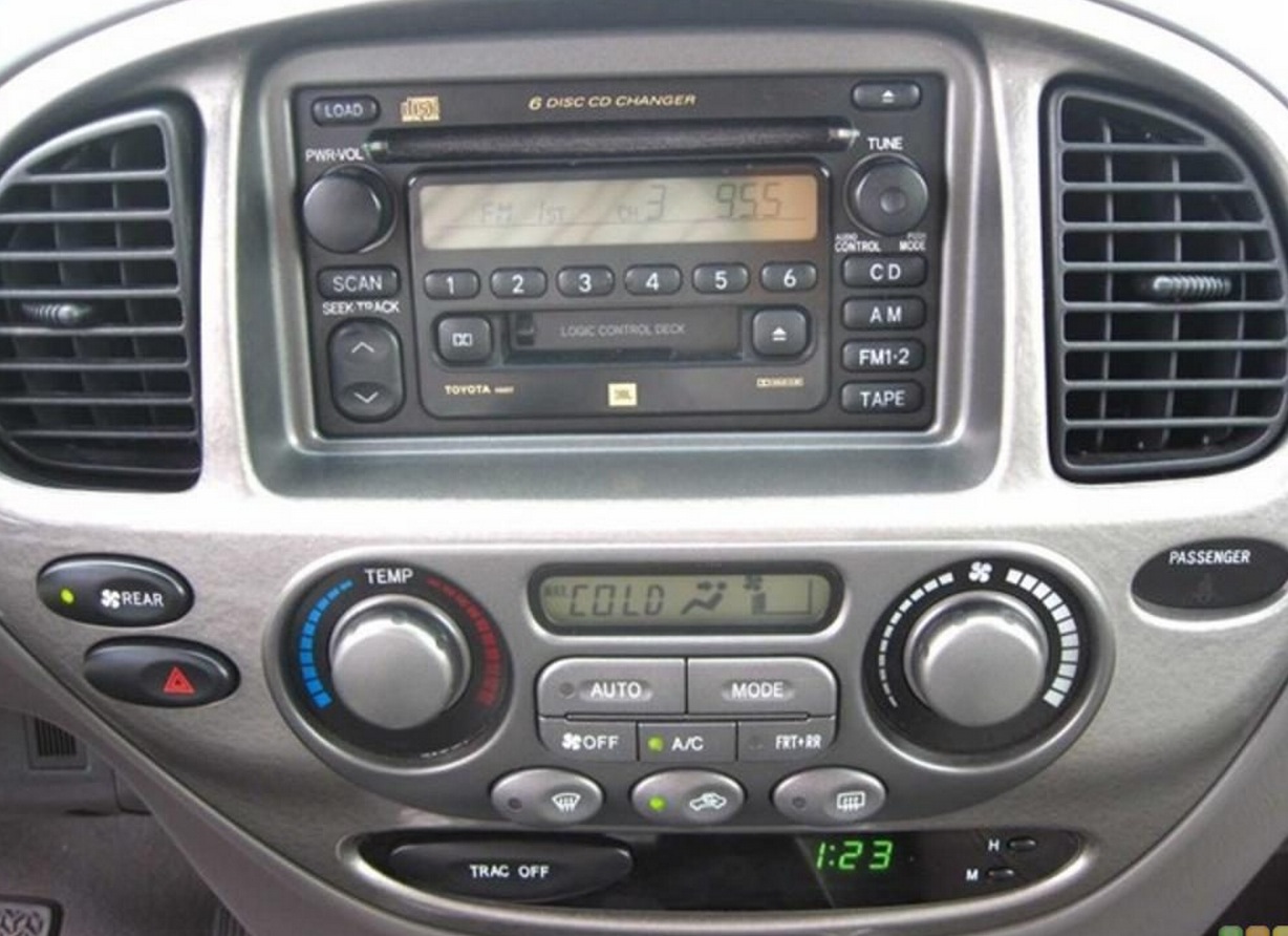 Toyota Sequoia photo 6