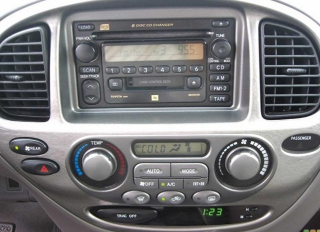 Toyota Sequoia photo 6