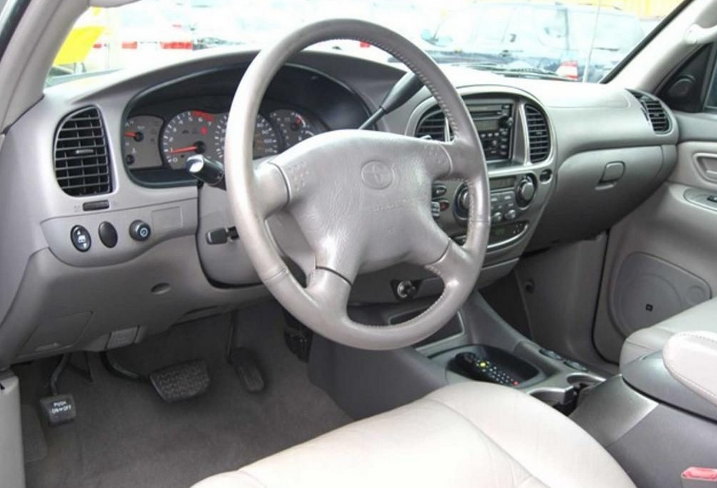 Toyota Sequoia photo 7