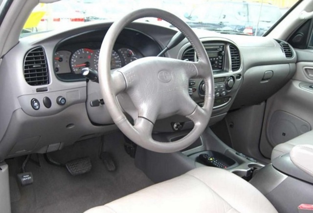 Toyota Sequoia photo 7