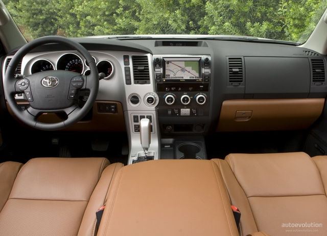 Toyota Sequoia photo 10