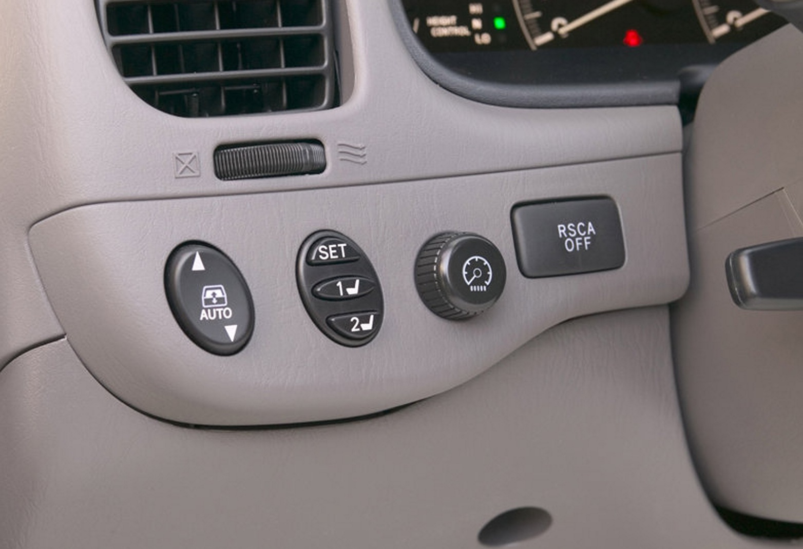 Toyota Sequoia photo 14