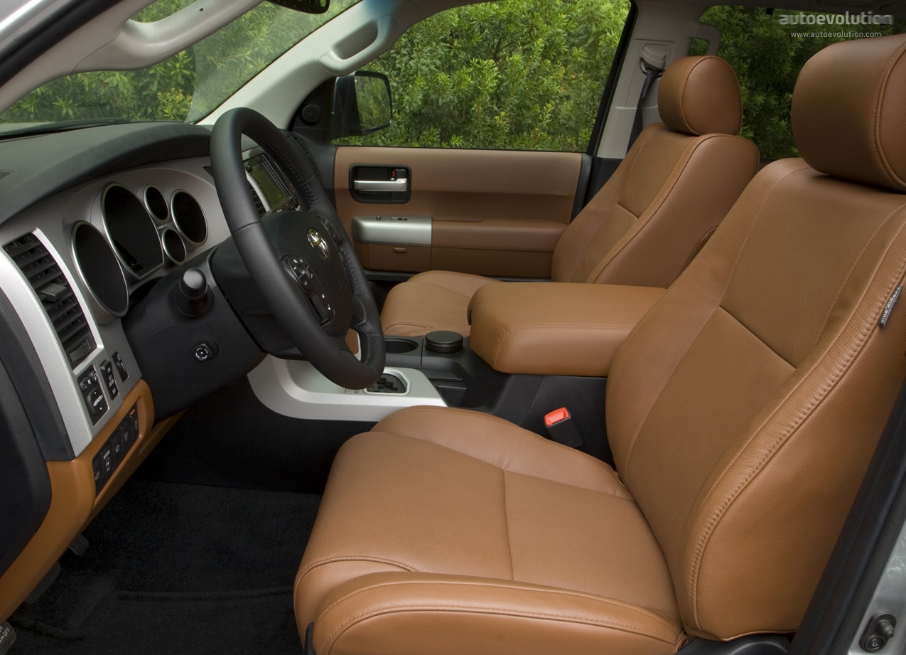 Toyota Sequoia photo 11