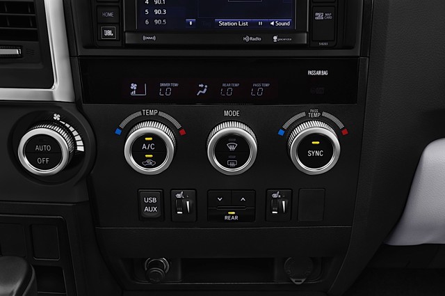 Toyota Sequoia photo 19