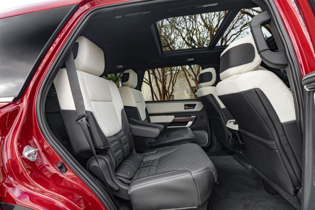 Toyota Sequoia photo 49
