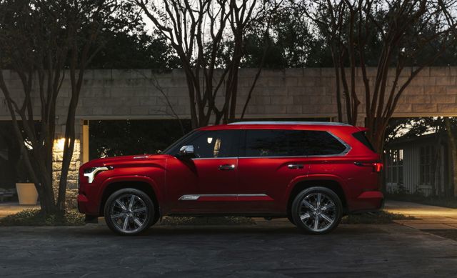 Toyota Sequoia photo 5